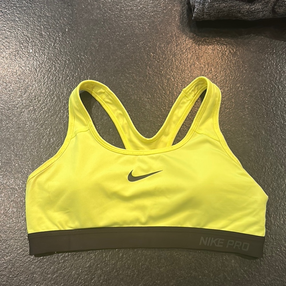 NIKE Pro sports bra